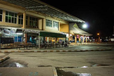 Chiangmai, Tayland - 4 Eylül 2018: Chiangmai Terminal Otobüs İstasyonu. Fotoğraf Chiangmai otobüs istasyonu, Tayland.