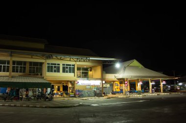 Chiangmai, Tayland - 4 Eylül 2018: Chiangmai Terminal Otobüs İstasyonu. Fotoğraf Chiangmai otobüs istasyonu, Tayland.