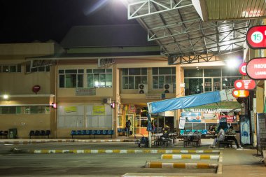 Chiangmai, Tayland - 4 Eylül 2018: Chiangmai Terminal Otobüs İstasyonu. Fotoğraf Chiangmai otobüs istasyonu, Tayland.