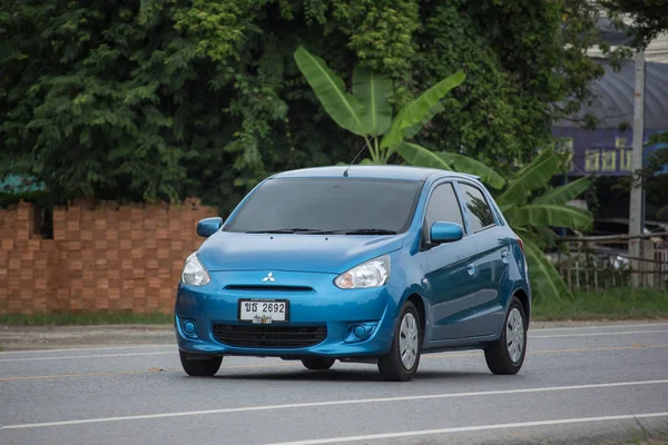 Chiangmai, Tayland - 6 Ağustos 2018: Özel Eko Kiralık Mitsubishi Mirage. Yol no.1001 Chiangmai iş alanı 8 km.