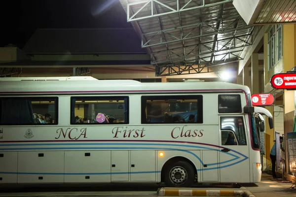 2018年9月4日 梅赛德斯奔驰巴士 Nakhonchai 航空公司巴士 路线曼谷和清迈 在清迈公共汽车站的照片 — 图库照片