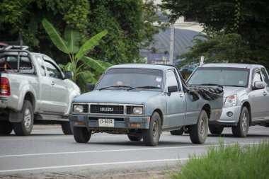 Chiangmai, Tayland - 6 Ağustos 2018: Özel Isuzu Kb eski bir kamyonet araba. Fotoğraf Road'da yok 121 hakkında 8 km şehir merkezine Chiangmai Tayland.