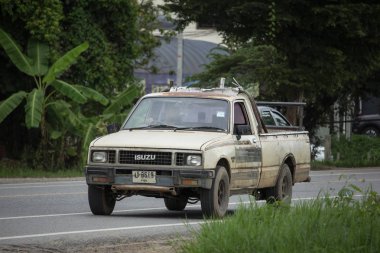 Chiangmai, Tayland - 6 Ağustos 2018: Özel Isuzu Kb eski bir kamyonet araba. Fotoğraf Road'da yok 121 hakkında 8 km şehir merkezine Chiangmai Tayland.