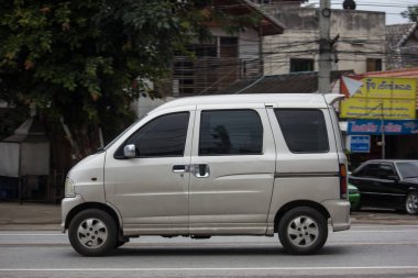 Chiangmai, Tayland - 6 Ağustos 2018: Özel Daihatsu eski Van araba. Fotoğrafa yol no.1001 8 km şehir merkezine Chiangmai, Tayland.