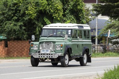 Chiangmai, Tayland - 7 Ağustos 2018: Eski özel araba. Land Rover kamyon. Fotoğrafa yol no.121 8 km şehir merkezine Chiangmai, Tayland.