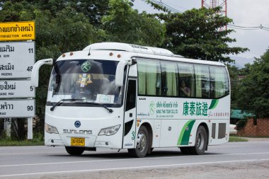 Chiangmai, Tayland - 7 Ağustos 2018: Kang Tay Tourl şirketin otobüs seyahat. Fotoğraf Road Hayır 1001 hakkında 8 km şehir merkezine Chiangmai, Tayland.