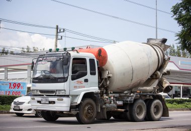Chiangmai, Tayland - 11 Eylül 2018: Tpac beton ürün şirket Beton kamyonu. Fotoğrafa yol no.121 8 km şehir merkezine Chiangmai, Tayland.