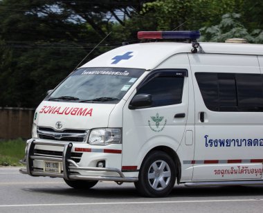 Chiangmai, Tayland - 7 Ağustos 2018: Ambulans van Doisaket Hastanesi. Yol no.1001, Chiangmai şehir merkezine 8 km.
