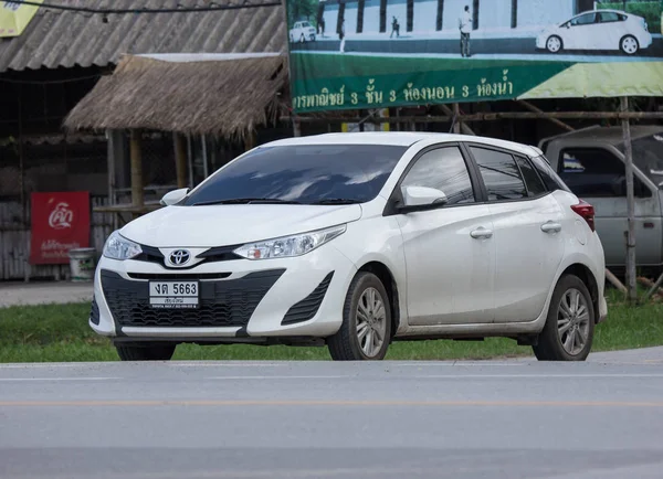 チェンマイ 2018 新しい自家用車トヨタ ヤリス ハッチバック エコカー 道路ではない 121 を写真チェンマイ タイのダウンタウンから約 — ストック写真