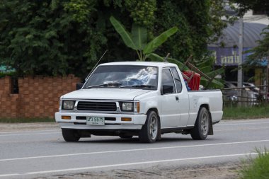 Chiangmai, Tayland - 7 Ağustos 2018: Özel Old pikap araba, Mitsubishi siklon. Yol no.1001, Chiangmai iş alanı 8 km.