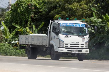 Chiangmai, Tayland - 7 Ağustos 2018: Özel Isuzu kargo kamyon. Fotoğrafa yol no.1001 8 km şehir merkezine Chiangmai, Tayland.