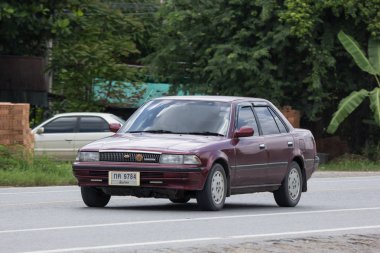 Chiangmai, Tayland - 7 Ağustos 2018: Özel Old araba, Toyota Corona. Yol no.1001, Chiangmai iş alanı 8 km.