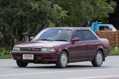 Chiangmai, Tayland - 7 Ağustos 2018: Özel Old araba, Toyota Corona. Yol no.1001, Chiangmai iş alanı 8 km.