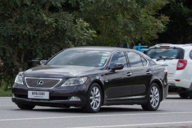 Chiangmai, Tayland - 7 Ağustos 2018: Özel araç, Lexus Ls 500h. Lexus Toyota dan Premium markasıdır. Fotoğraf Road Hayır 121 hakkında 8 km şehir merkezine Chiangmai, Tayland.