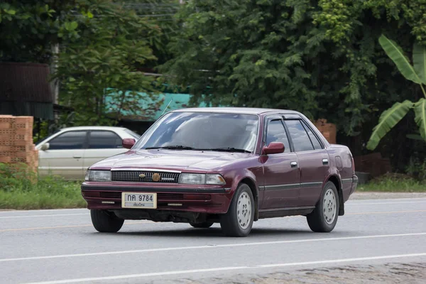 2018年8月7日 私人旧车 丰田日冕 在路1001号 离清迈商业区8公里处 — 图库照片