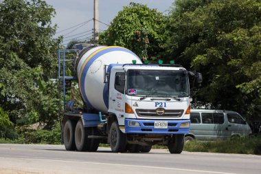 Chiangmai, Tayland - 7 Ağustos 2018: Çimento kamyonu Hava Meydanı beton. Fotoğraf Road Hayır 1001 hakkında 8 km şehir merkezine Chiangmai, Tayland.