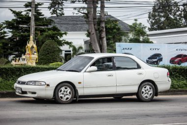 Chiangmai, Tayland - 14 Ağustos 2018:Private eski araba Mazda 626. Fotoğraf Road Hayır 1001 hakkında 8 km şehir merkezine Chiangmai, Tayland.