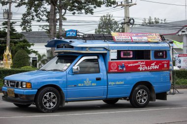 Chiangmai, Tayland - 14 Ağustos 2018: Mavi pikap kamyon taksi: Lamphun, servisi arasında Lamphun şehir ve civarında. Fotoğrafa yol no.121 8 km şehir merkezine Chiangmai, Tayland.
