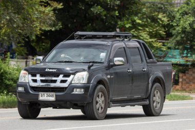 Chiangmai, Tayland - 1 Eylül 2018: Özel Isuzu Dmax kamyonet. Yol no.1001 Chiangmai şehir merkezine 8 km.