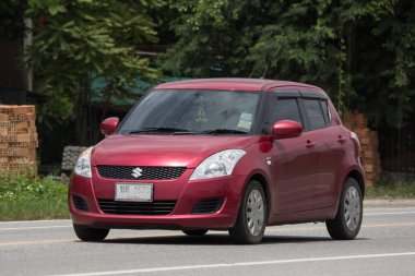 Chiangmai, Tayland - 1 Eylül 2018: Özel Eko kent araba Suzuki Swift. Fotoğrafa yol no.121 8 km şehir merkezine Chiangmai, Tayland.