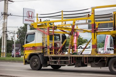 Chiangmai, Tayland - 6 Eylül 2018: Tekerlek tekerlek taşıyıcı römork kamyon üzerinde. Yol no.1001, Chiangmai şehir merkezine 8 km.