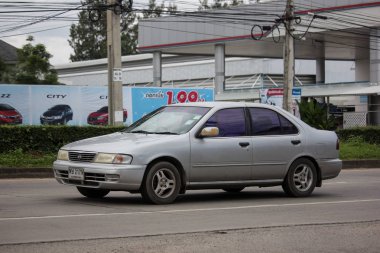 Chiangmai, Tayland - 6 Eylül 2018: Özel eski araba Nissan Sunny. Yol no.1001 Chiangmai iş alanı 8 km.
