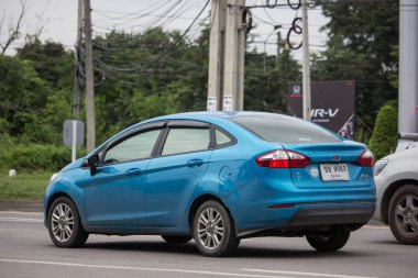 Chiangmai, Tayland - 6 Eylül 2018: Özel Sedan araba Ford Fiesta Amerikan araba motorlarının. Yol no.1001, Chiangmai şehir merkezine 8 km.