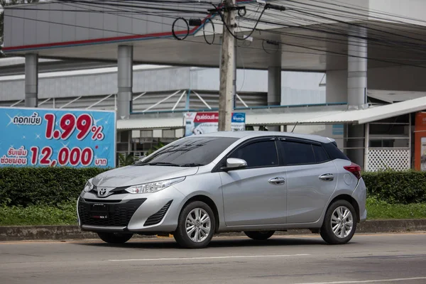Chiangmai, Tayland - 6 Eylül 2018: Yeni özel araba toyota Yaris Hatchback Eko Kiralık. Fotoğraf Road'da yok 121 hakkında 8 km şehir merkezine Chiangmai Tayland.