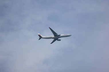 Chiangmai, Tayland - 2 Ekim 2018: B-Hlc Airbus A330-300 Dragonair. Hongkong havaalanına Chiangmai Havaalanı'ndan çıkar.
