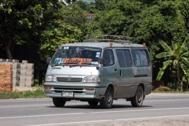 Chiangmai, Tayland - 7 Eylül 2018: özel okul van. Fotoğrafa yol no.121 8 km şehir merkezine Chiangmai, Tayland.