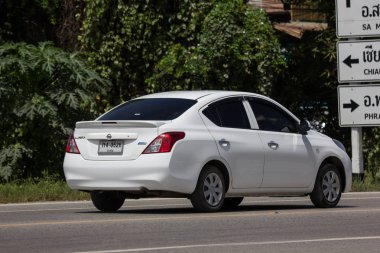 Chiangmai, Tayland - 7 Eylül 2018: Özel Eko Kiralık, Nissan Almera, N17 veya Nissan Latio. Fotoğraf Road Hayır 121 hakkında 8 km şehir merkezine Chiangmai, Tayland.