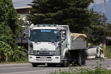 Chiangmai, Tayland - 7 Eylül 2018: Özel Isuzu Damperli kamyon. Yol no.1001 Chiangmai iş alanı 8 km.