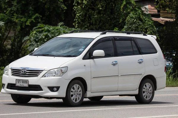 Chiangmai Tailândia Setembro 2018 Private Mpv Car Toyota Innova Estrada — Fotografia de Stock