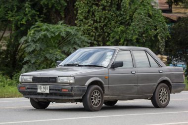 Chiangmai, Tayland - 10 Eylül 2018: Özel Old araba, Nissan Sentra. Yol no.1001, Chiangmai şehir merkezine 8 km.