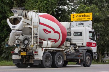 Chiangmai, Tayland - 10 Eylül 2018: Çimento kamyonu INSEE beton şirketi. Fotoğraf Road Hayır 121 hakkında 8 km şehir merkezine Chiangmai, Tayland.