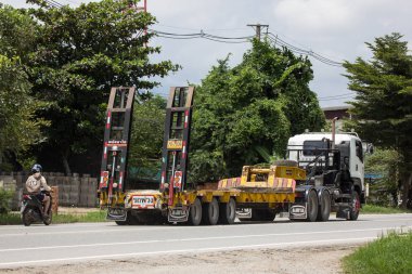 Chiangmai, Tayland - 10 Eylül 2018: Özel Isuzu kargo kamyon. Fotoğrafa yol no.1001 8 km şehir merkezine Chiangmai, Tayland.