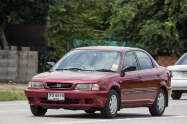 Chiangmai, Tayland - 10 Eylül 2018: Özel eski araba Suzuki Swift Sedan. Fotoğrafa yol no.121 8 km şehir merkezine Chiangmai, Tayland.