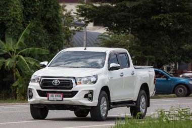Chiangmai, Tayland - 10 Eylül 2018: Özel pikap kamyon yeni araba Toyota Hilux Revo Rocco. Yol no.1001, Chiangmai şehir merkezine 8 km.