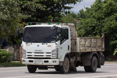 Chiangmai, Tayland - 10 Eylül 2018: Özel Isuzu Damperli kamyon. Yol no.1001 Chiangmai iş alanı 8 km.