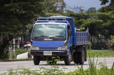 Chiangmai, Tayland - 10 Eylül 2018: Özel Isuzu Damperli kamyon. Yol no.1001 Chiangmai iş alanı 8 km.