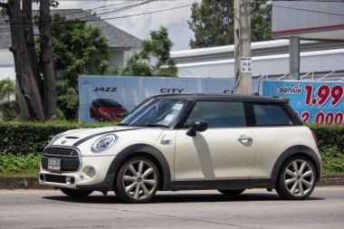 Chiangmai, Tayland - 20 Eylül 2018: Özel araba Mini cooper. Yol no.1001 Chiangmai iş alanı 8 km.
