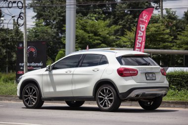 Chiangmai, Tayland - 20 Eylül 2018: Özel suv araba, Benz Gla200. Fotoğrafa yol no.1001 8 km şehir merkezine Chiangmai, Tayland.