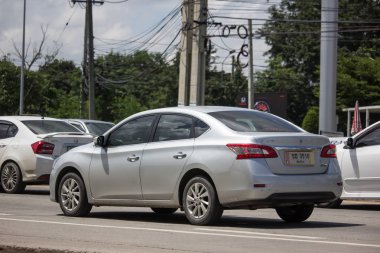 Chiangmai, Tayland - 20 Eylül 2018: Özel araba, Nissan Slyphy. Yol no.1001 üzerinde şehir Chiangmai Merkezi'nden yaklaşık 8 km kuzeyinde.