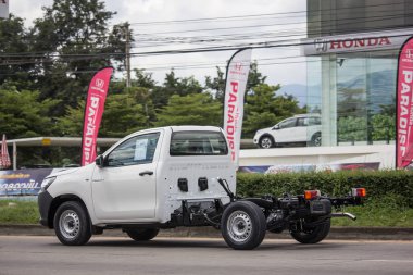 Chiangmai, Tayland - 20 Eylül 2018: Özel pikap kamyon yeni araba Toyota Hilux Revo Rocco. Yol no.1001, Chiangmai şehir merkezine 8 km.