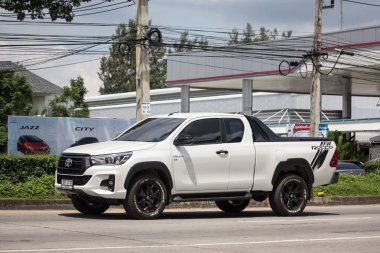 Chiangmai, Tayland - 20 Eylül 2018: Özel pikap kamyon yeni araba Toyota Hilux Revo Rocco. Yol no.1001, Chiangmai şehir merkezine 8 km.