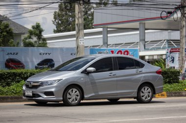 Chiangmai, Tayland - 20 Eylül 2018: Özel Honda City kompakt araç. Japon üretici Honda tarafından üretilen. Fotoğrafa yol no.121 8 km şehir merkezine Chiangmai, Tayland.