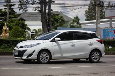 Chiangmai, Tayland - 20 Eylül 2018: Özel araç toyota Yaris Hatchback Eko Kiralık. Fotoğraf Road'da yok 121 hakkında 8 km şehir merkezine Chiangmai Tayland.