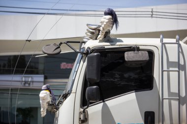 Chiangmai, Tayland - 21 Eylül 2018: Özel Isuzu Damperli kamyon. Yol no.1001 Chiangmai iş alanı 8 km.