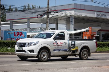 Chiangmai, Tayland - 21 Eylül 2018: Özel pikap araba, Nissan Navara. Yol no.1001, Chiangmai iş alanı 8 km.