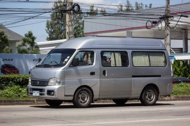 Chiangmai, Tayland - 21 Eylül 2018: Özel eski Nissan Urvan Van araba. Yol no.121 şehir merkezine Chiangmai Tayland hakkında 8 km, fotoğraf.